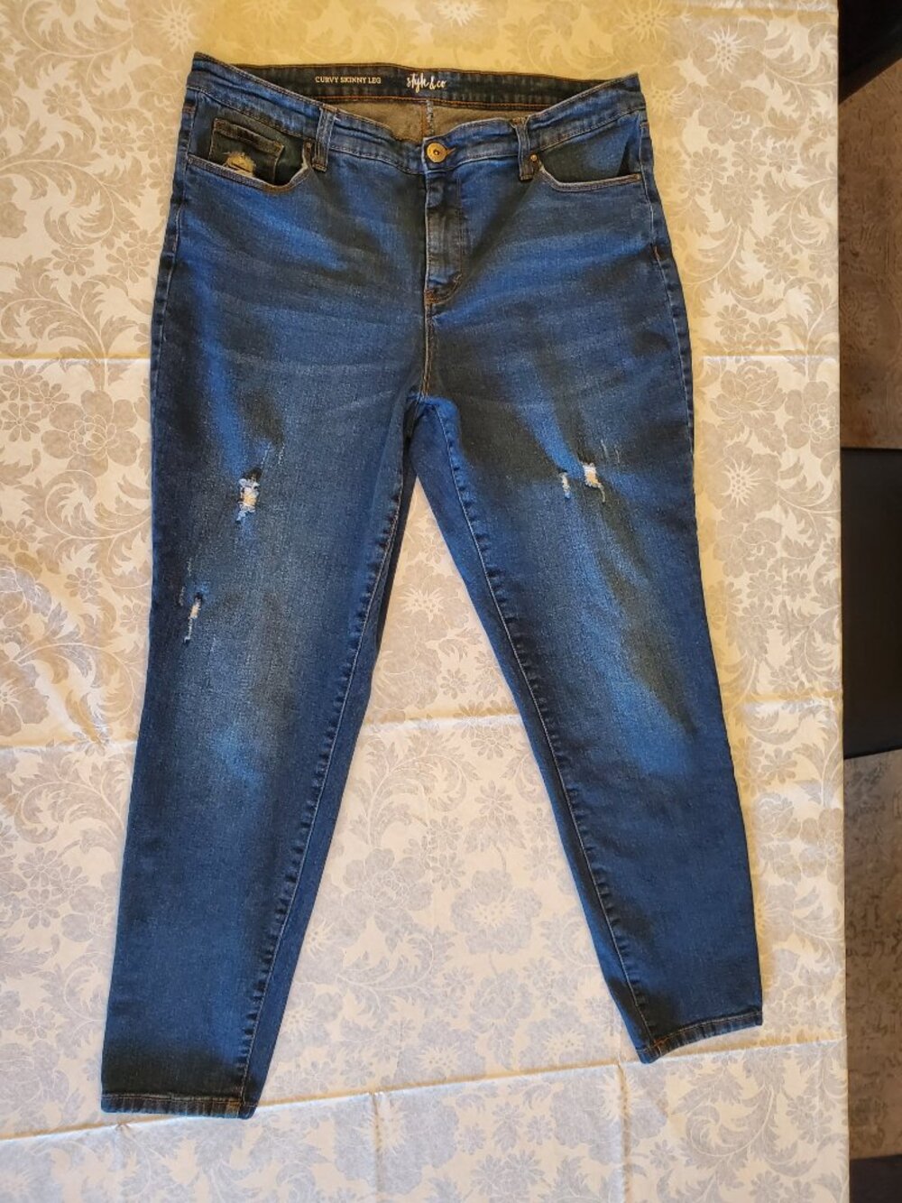 Women's Style & Co Distressed Size 16 Curvy Skinny Leg